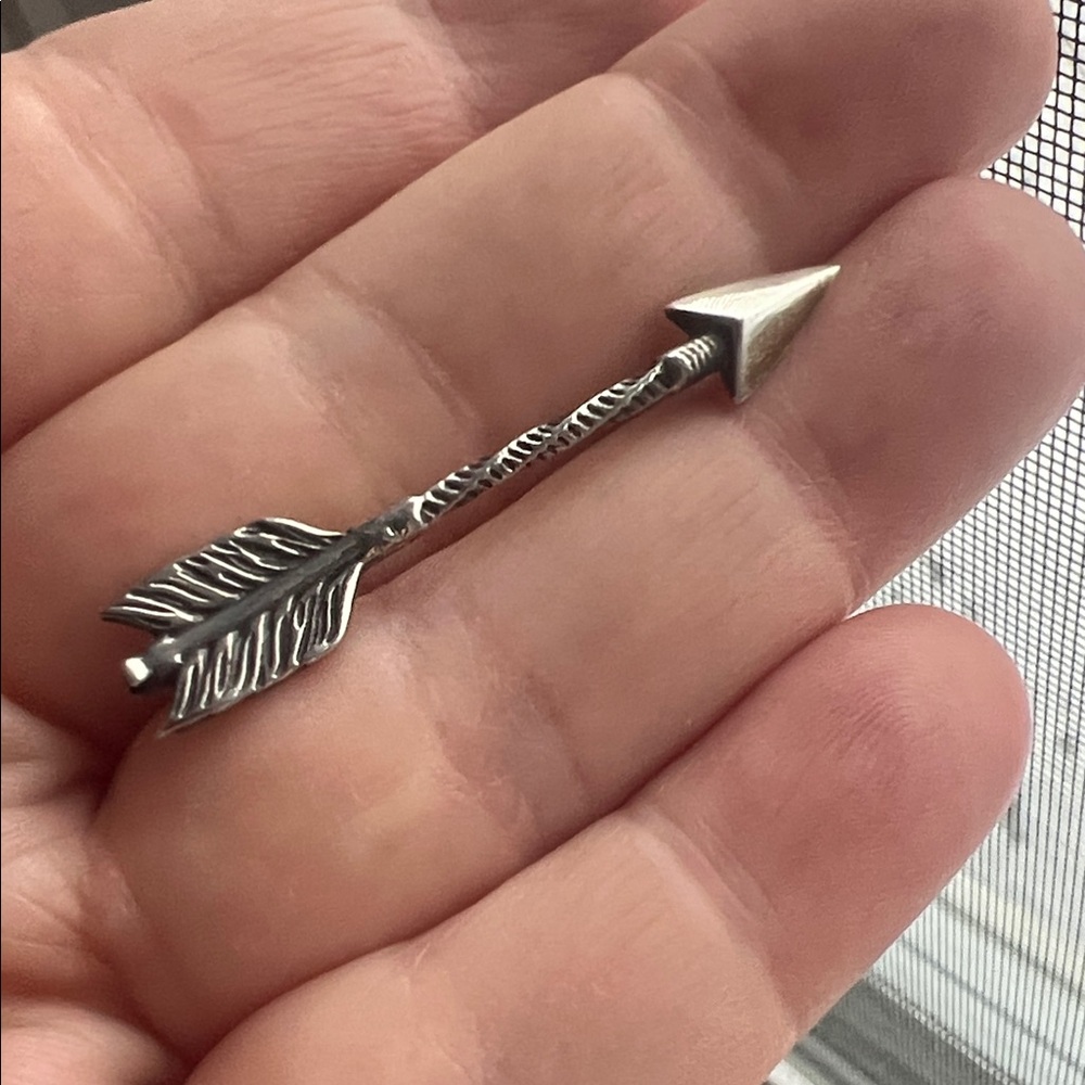 925 Sterling Silver Arrow Pendant